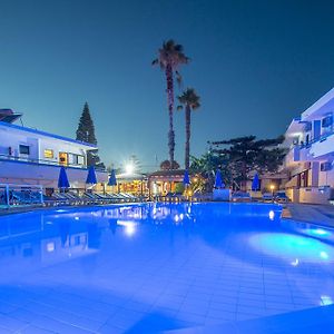 Yiannis Yard Studios & Apartments